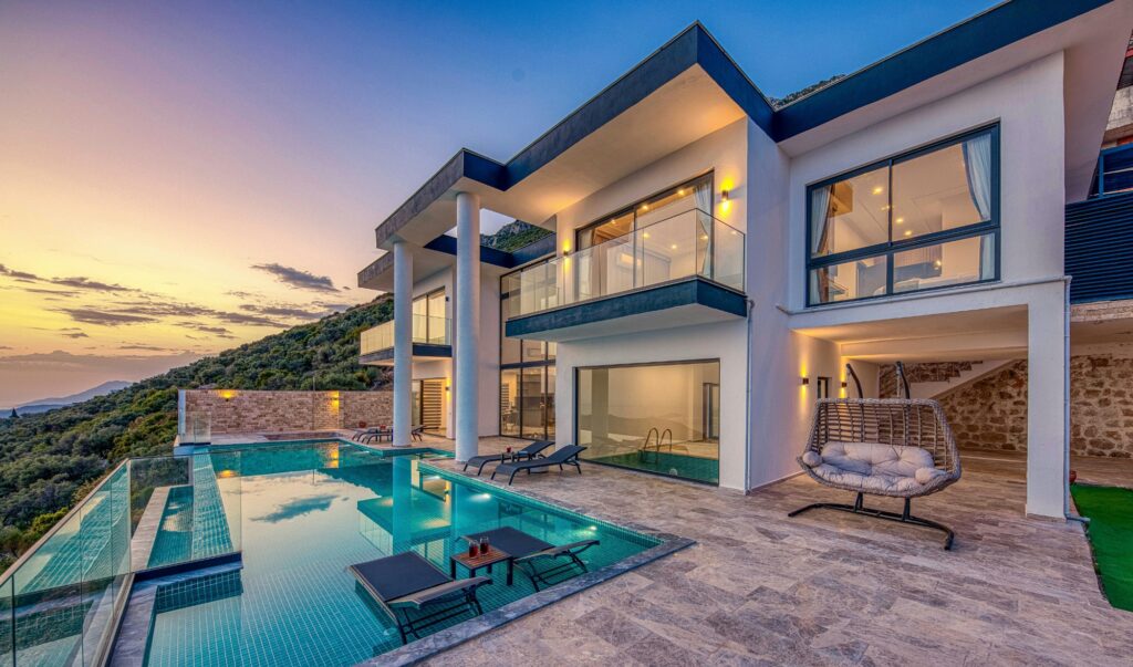 5 Smart Home Features Every Luxury Home Should Have